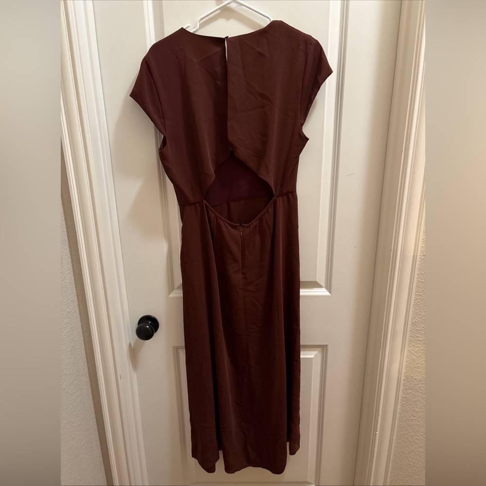 Aritzia Babaton Hamptons Burgundy Midi Dress Back Cut Out Side Slit  Size 10 - Picture 4 of 4